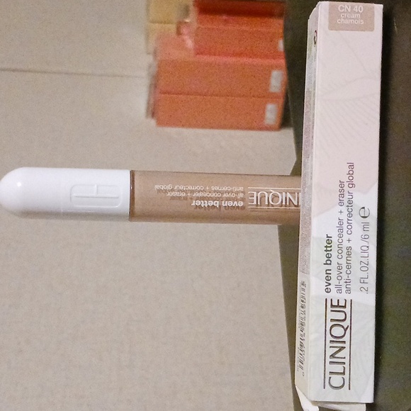 Clinique CN-40 Even Better™ All-Over Concealer + Eraser NIB - Picture 7 of 7